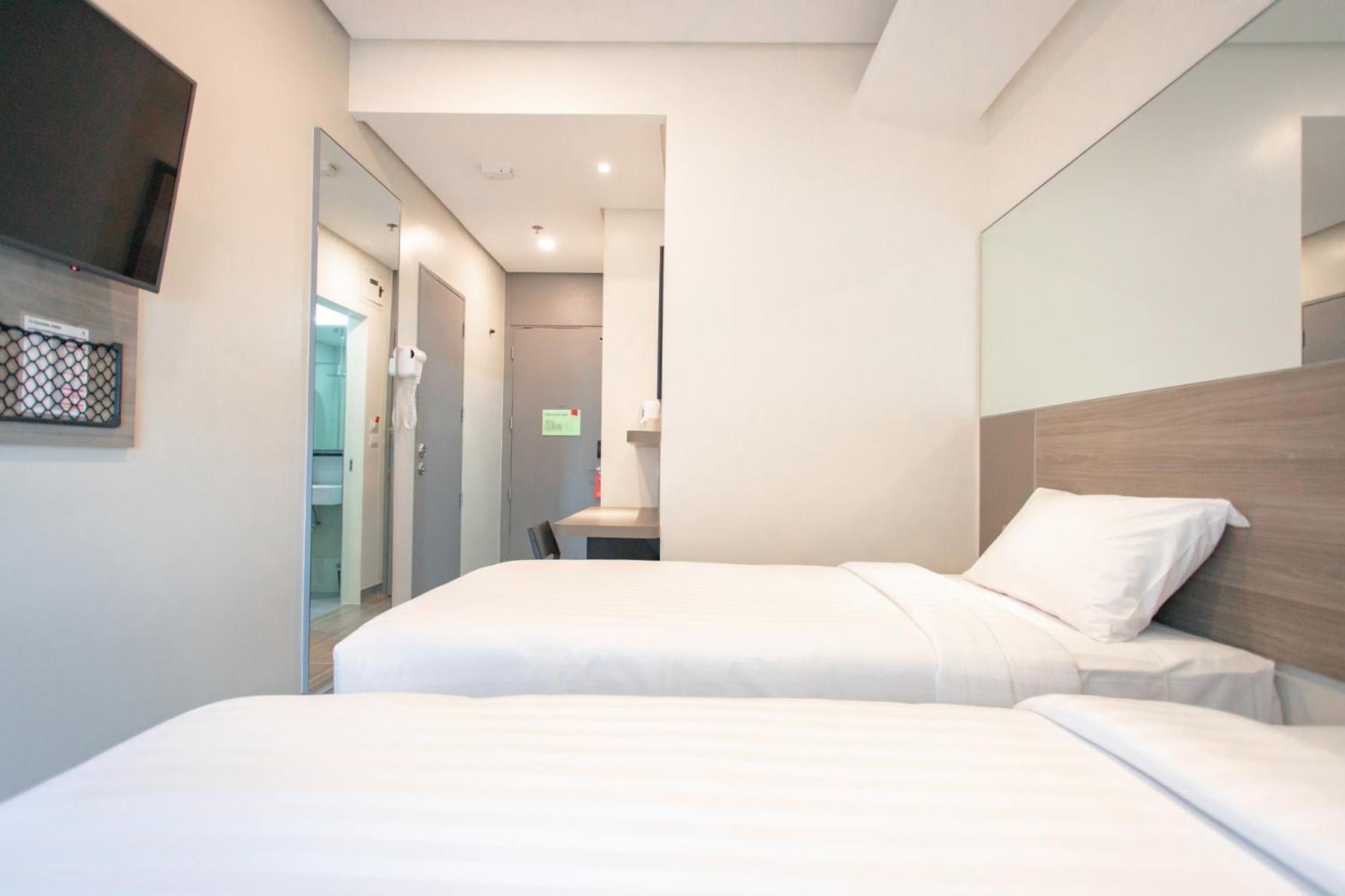 Red Planet Bgc The Hotel
